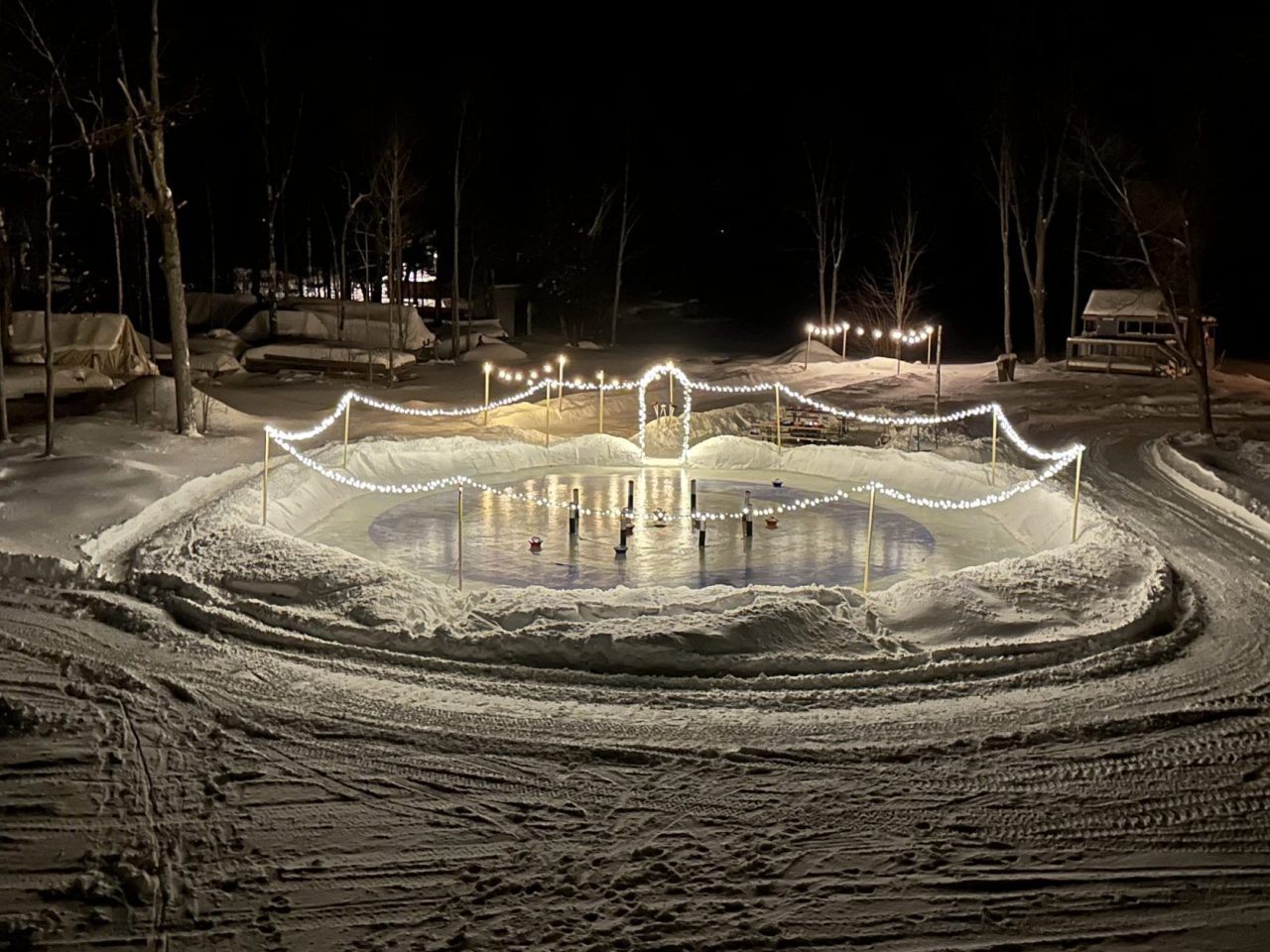 crokicurl-at-night
