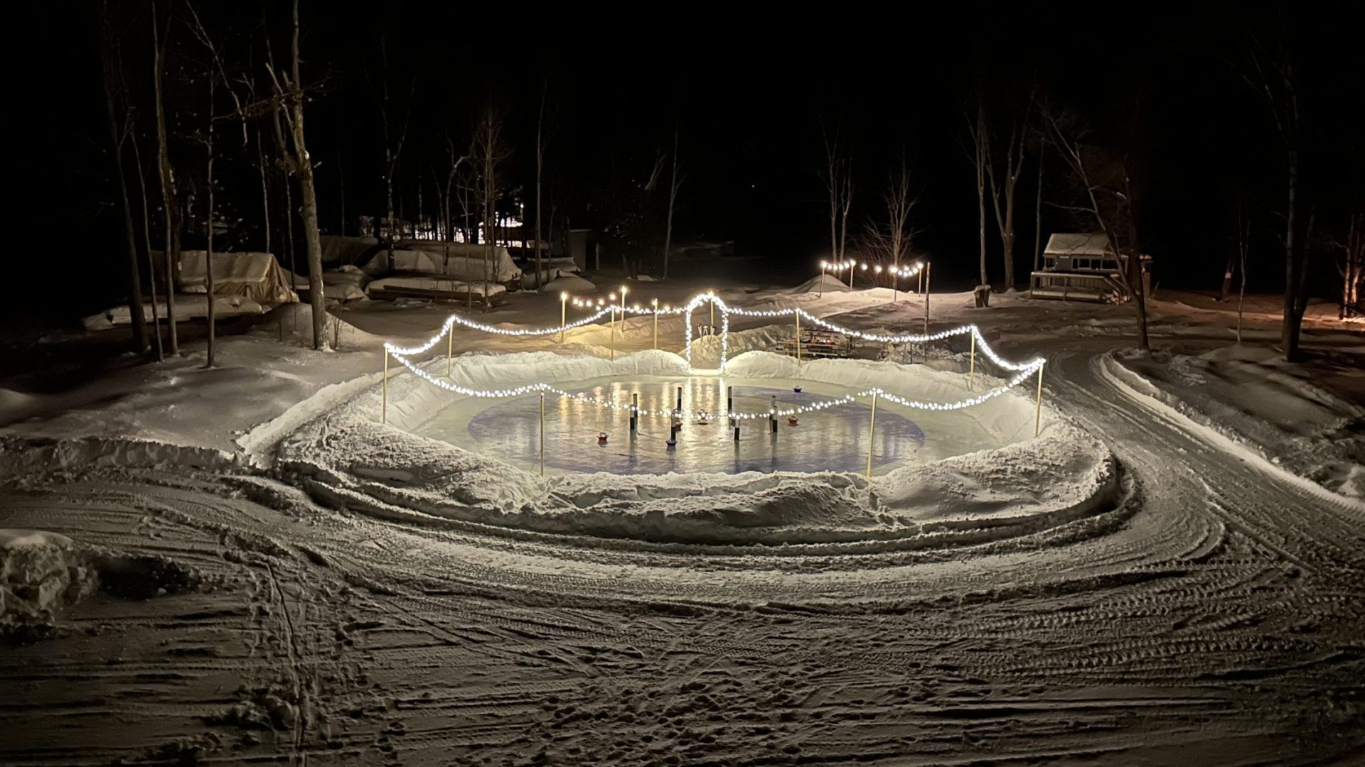 crokicurl-at-night