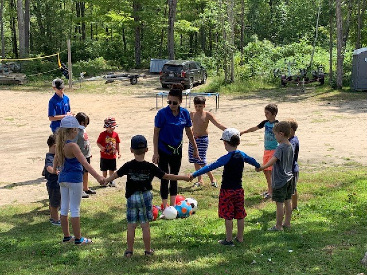 onsite-activities-kids-holding-hands-circle