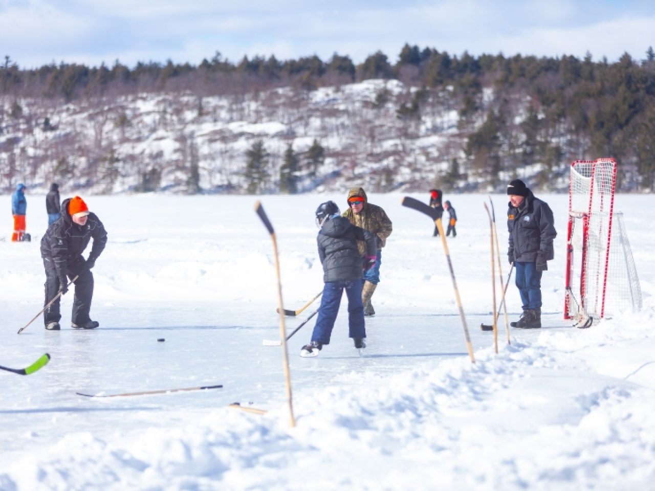 onsite-activities-lake-hockey
